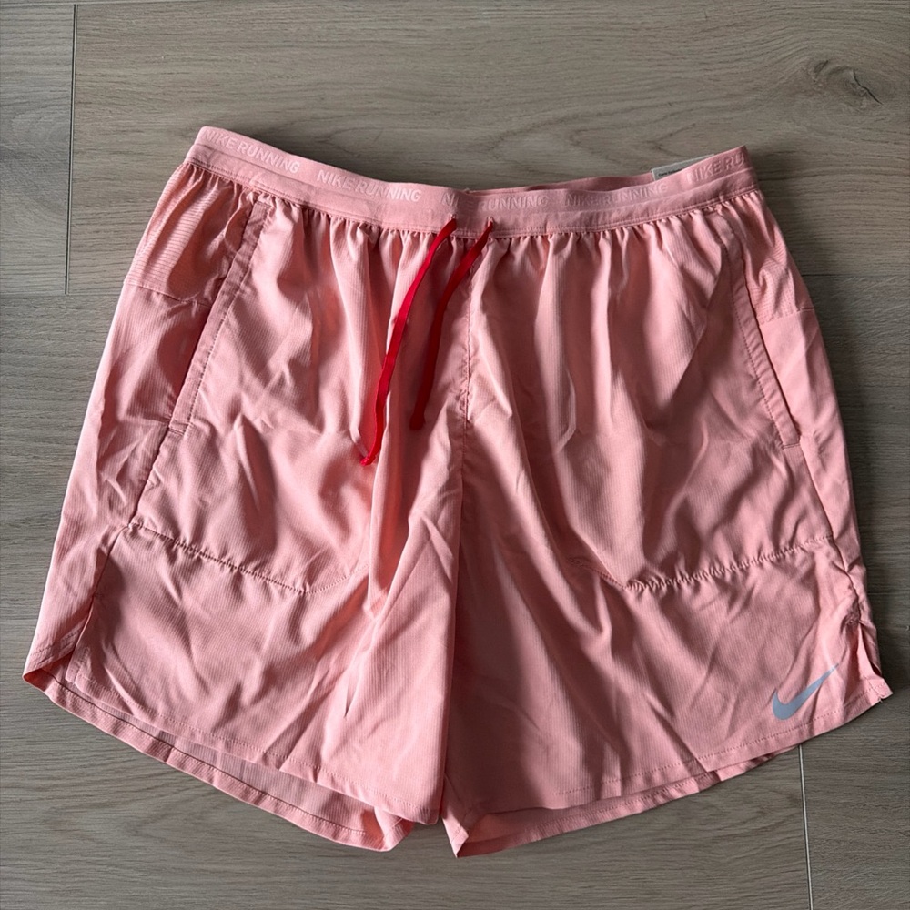 NWT Nike Stride Dri-FIT 7" DM4761-824 Brief-Lined Running Shorts - Size XL Coral